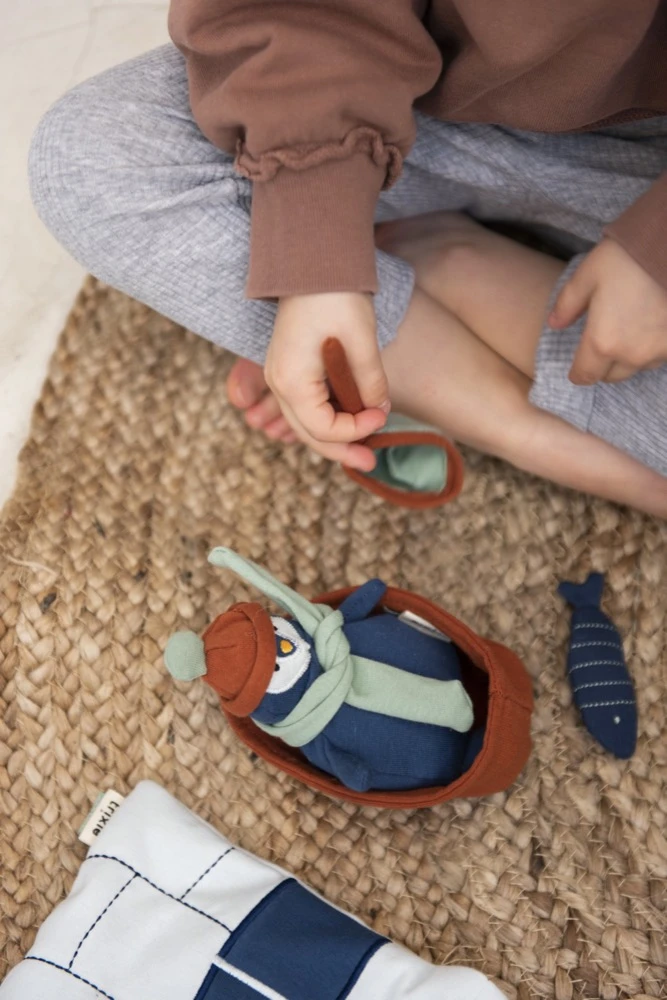 Puppet World M - Igloo 8 Puppet World M - Igloo - Image 6